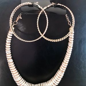 Woman’s necklace